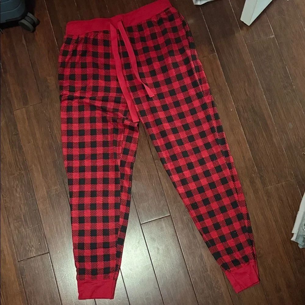 Red & Black Plaid Jogger Pants Super Soft Pajama Bottoms - 2 Pockets Drawstring